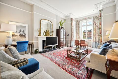 3 bedroom flat for sale, Thurloe Street, South Kensington, London, SW7