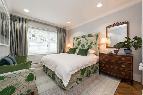 3 bedroom flat for sale, Thurloe Street, South Kensington, London, SW7