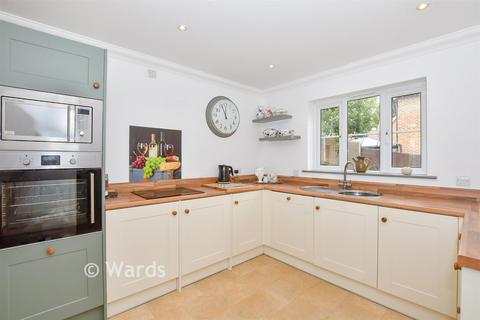 4 bedroom detached house for sale, Busbridge Close, West Malling ME19