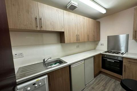 4 bedroom flat to rent, 119 2/2 Nethergate, Dundee,