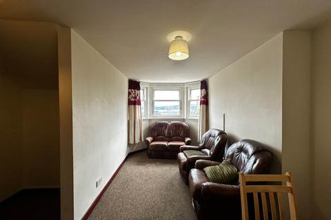 4 bedroom flat to rent, 119 2/2 Nethergate, Dundee,