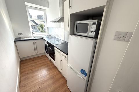 2 bedroom flat to rent, Rosemount Viaduct, Rosemount, Aberdeen, AB25