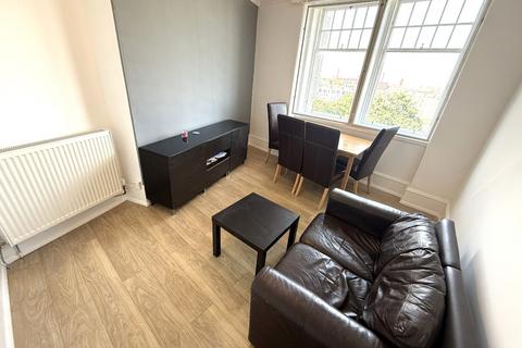 2 bedroom flat to rent, Rosemount Viaduct, Rosemount, Aberdeen, AB25
