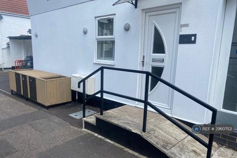 1 bed flat/apartment for rent in London Road, Leigh On Sea, SS9