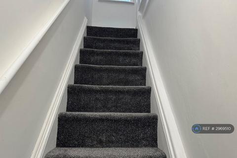 3 bedroom end of terrace house to rent, Francis Street, Stoke-On-Trent, ST6
