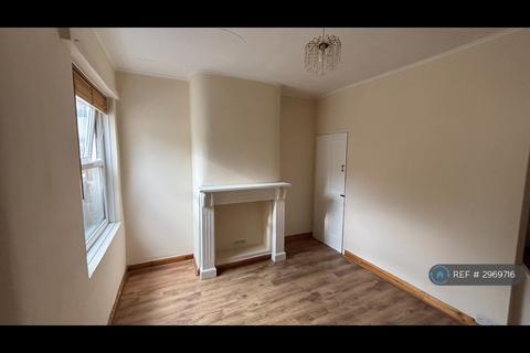 2 bedroom terraced house to rent, South Eastern Road, Rochester, ME2