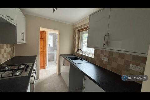 2 bedroom terraced house to rent, South Eastern Road, Rochester, ME2