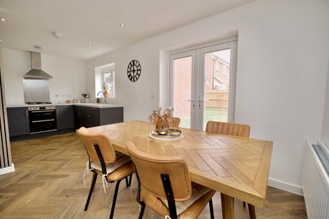 4 bedroom detached house for sale, Campbell Close, Coventry