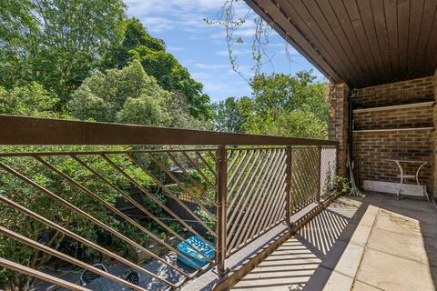 Castelnau, Barnes, London, SW13