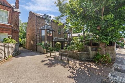 Castelnau, Barnes, London, SW13