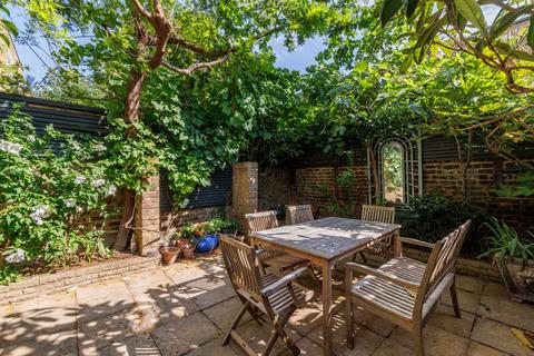 Radipole Road, Parsons Green, London, SW6