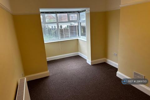 3 bedroom detached house to rent, Brendan Avenue, De55 4Jd, DE55