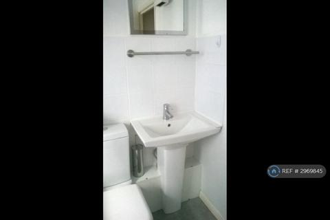 Studio to rent, Robin House, Maidstone, ME16