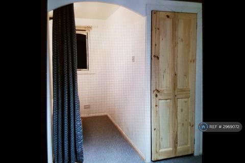 1 bedroom flat to rent, John Silkin Lane, London, SE8