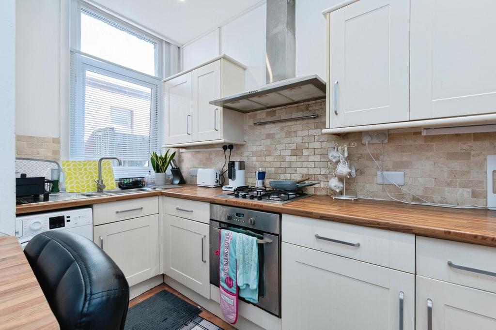 Ascham Road, Bournemouth, Dorset, BH8 - View 6