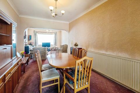 3 bedroom terraced house for sale, Roll Gardens, Ilford, IG2