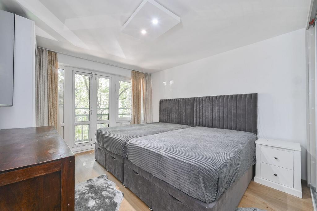 Apartment in London - View 2