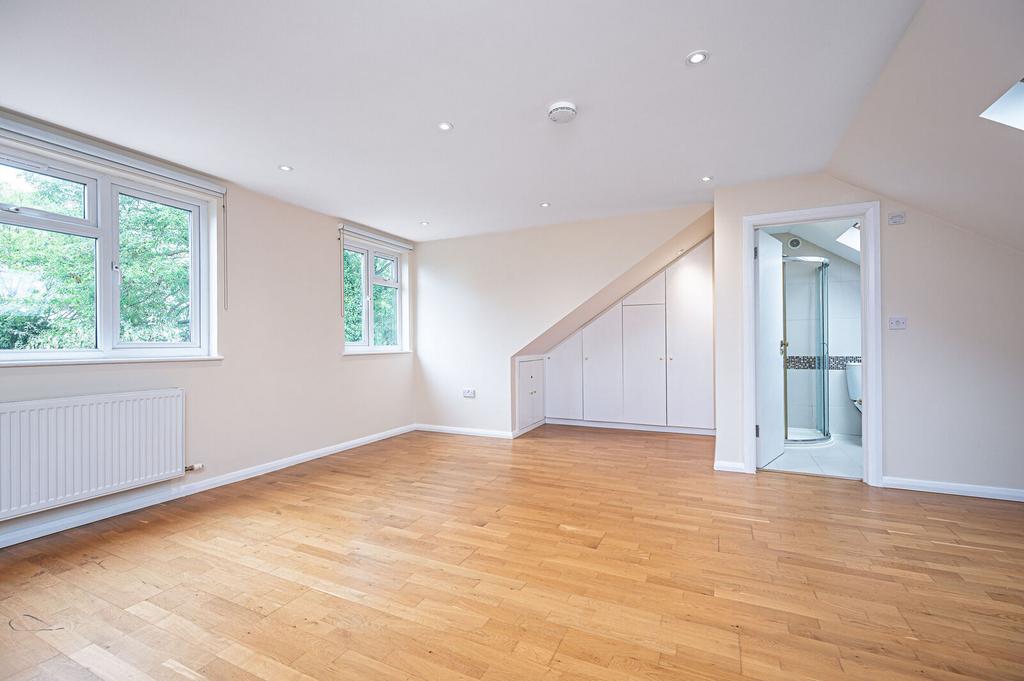 Apartment in London - View 3