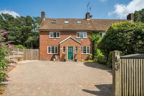 5 bedroom semi-detached house for sale, Broomhill, Farnham GU10
