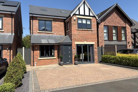 5 bedroom detached house for sale, Malvern Gardens, Stourbridge DY8