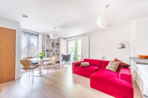 2 bedroom flat for sale, Flowers Close, Gladstone Park, London, NW2