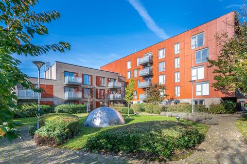 2 bedroom flat for sale, Flowers Close, Gladstone Park, London, NW2