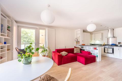 2 bedroom flat for sale, Flowers Close, Gladstone Park, London, NW2