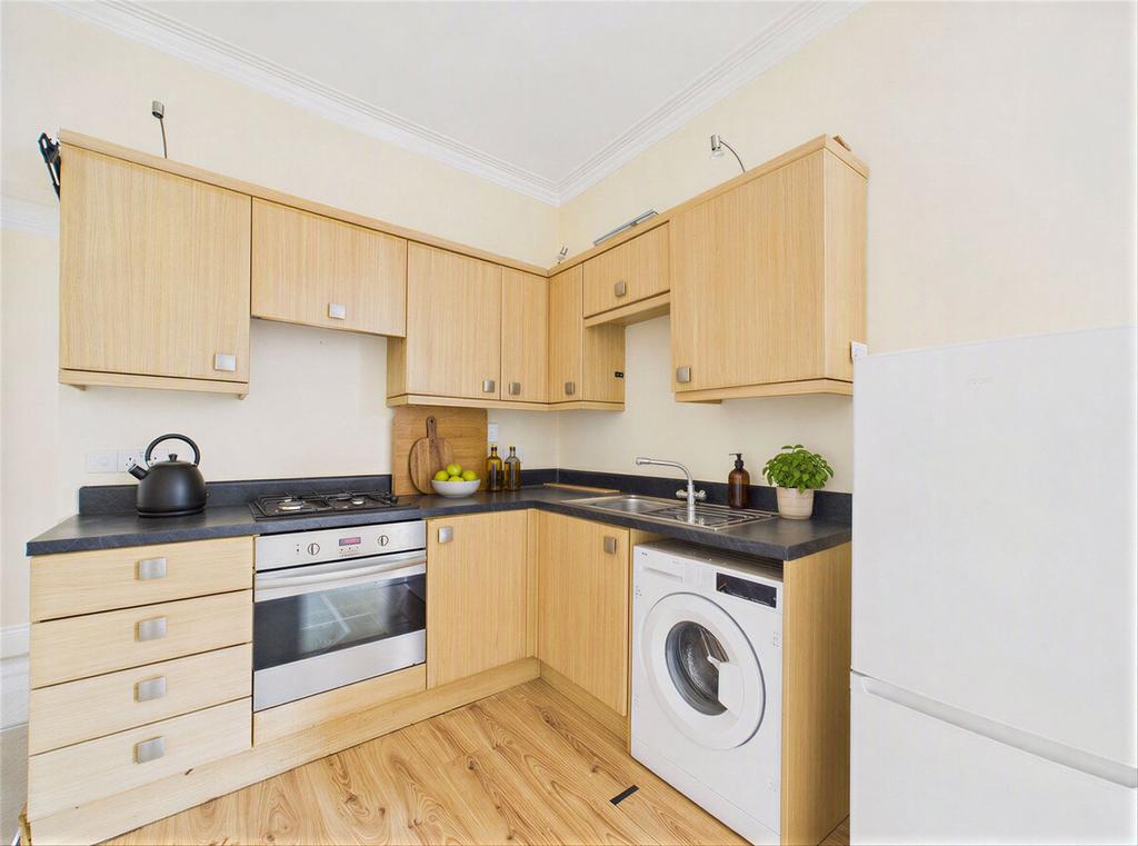 Apartment in Christchurch, Pokesdown, Bournemouth - More