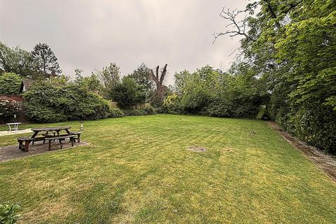 2 bedroom flat for sale, Cumberland Road, Bromley