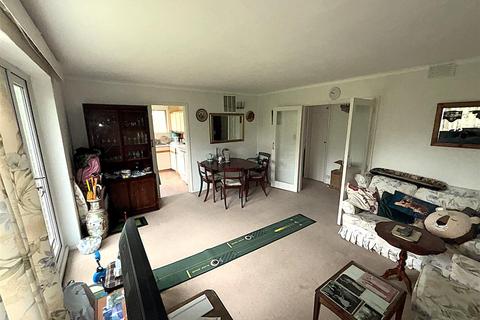 2 bedroom flat for sale, Cumberland Road, Bromley