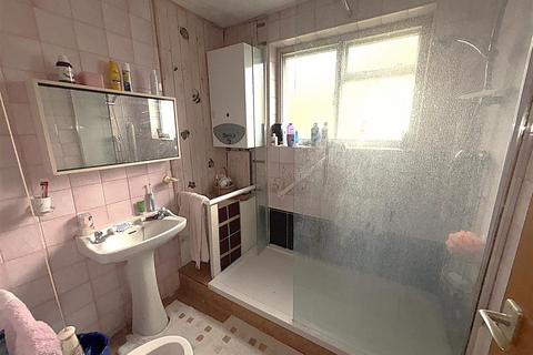 2 bedroom flat for sale, Cumberland Road, Bromley
