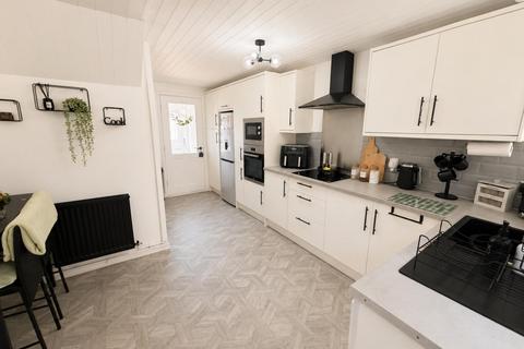 3 bedroom mews for sale, Chaucer Avenue, Manchester M26