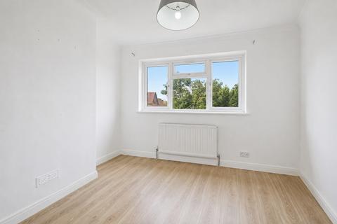 2 bedroom apartment for sale, Dryden Close, Hainult, IG6