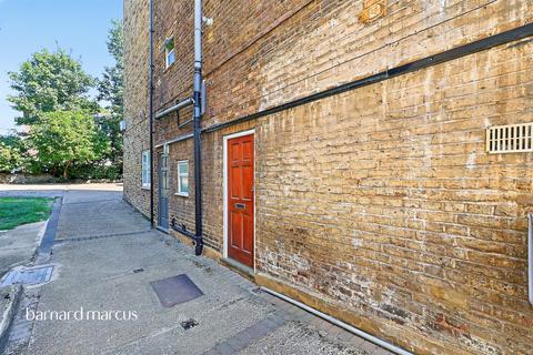 Studio for sale, Windsor Road, London
