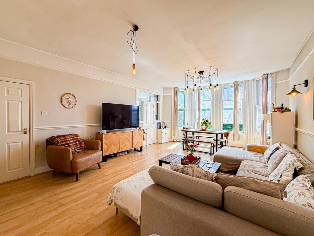 Apartment in Liverpool, Aigburth - View 4