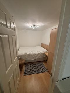 1 bedroom maisonette to rent, Kingsley Road Hounslow TW3