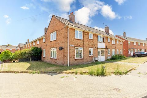 2 bedroom flat for sale, Gawdy Road, Heartsease