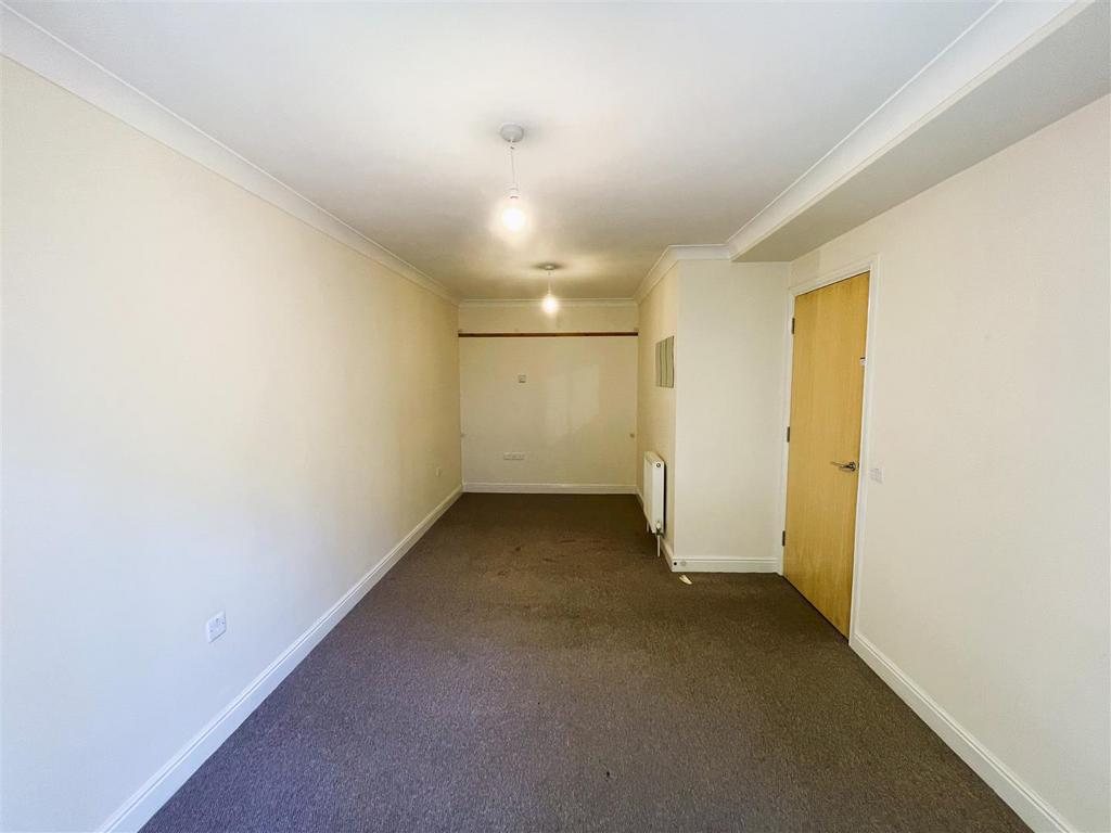 Apartment in Southampton, Western Docks, Freemantle - View 3
