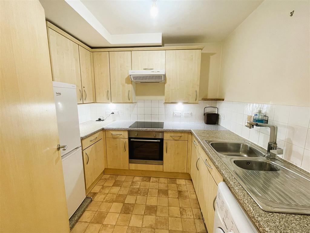 Apartment in Southampton, Western Docks, Freemantle - View 5