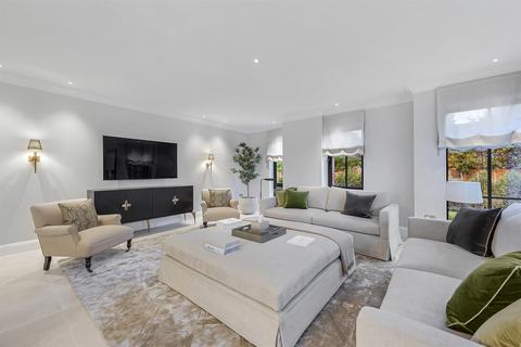 5 bedroom detached house to rent, Bankhall Lane, Hale, Altrincham