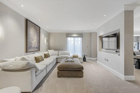 5 bedroom detached house to rent, Bankhall Lane, Hale, Altrincham