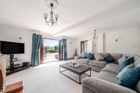 5 bedroom detached house for sale, St. Andrews Close, Wraysbury, TW19