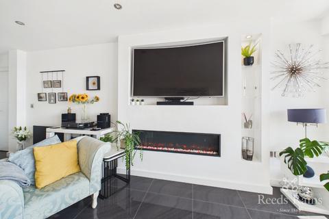 2 bedroom apartment for sale, New South Promenade, Lancashire FY4