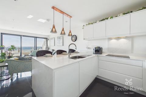 2 bedroom apartment for sale, New South Promenade, Lancashire FY4