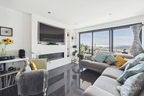 2 bedroom apartment for sale, New South Promenade, Lancashire FY4