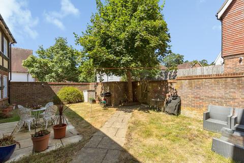 2 bedroom flat for sale, Updown Hill, Haywards Heath