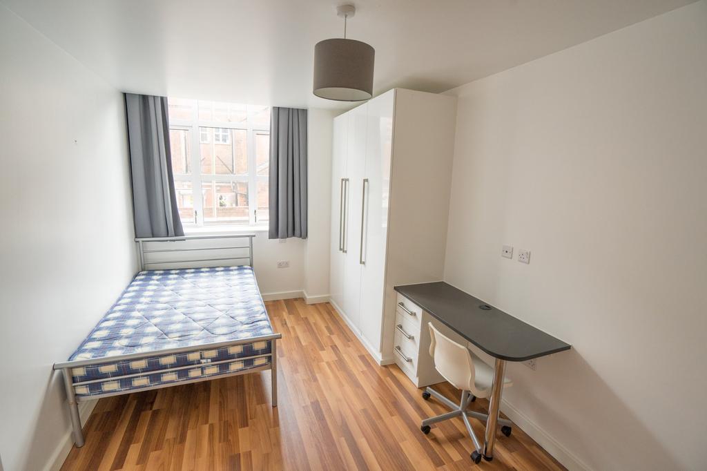 Apartment in Leicester, St Matthew's - View 3