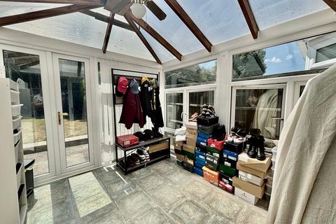 3 bedroom semi-detached house for sale, Valley Road, Melton Mowbray, LE13
