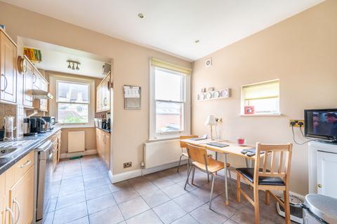 3 bedroom flat for sale, Ivy Road, Cricklewood, London, NW2