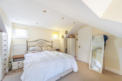 3 bedroom flat for sale, Ivy Road, Cricklewood, London, NW2